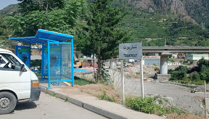 Arrêt de bus vers Béjaïa