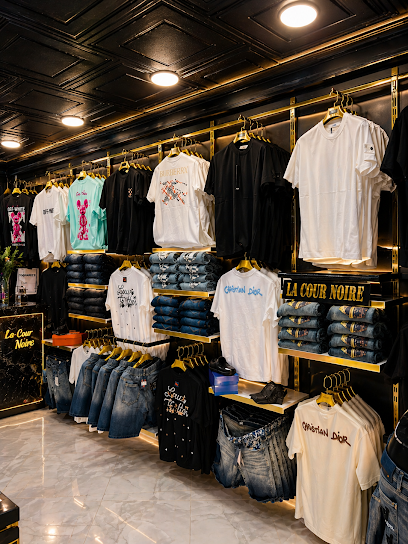 Boutique la cour noir