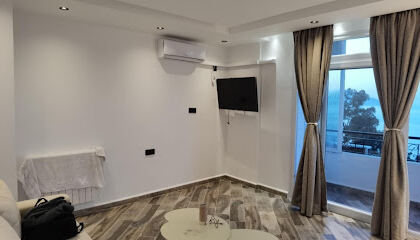 Yanis location airbnb Tichy