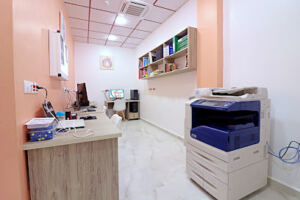 Dr Mansouri