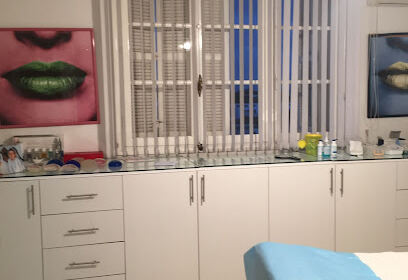 Dr Rania Meddahi Chirurgie Esthétique, ORL. Alger