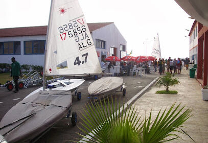 ECOLE NATIONALE DES SPORTS NAUTIQUES ET SUBAQUATIQUES (ENSNSA)