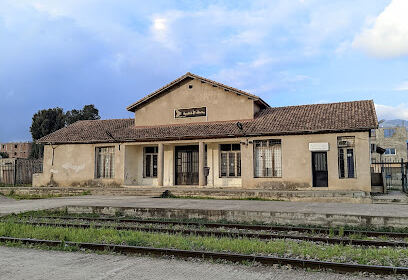 Gare de Lakhdaria