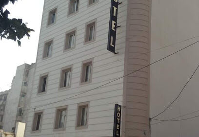 Hôtel Plaza – Belcourt