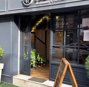 Hova restaurant & cafétéria