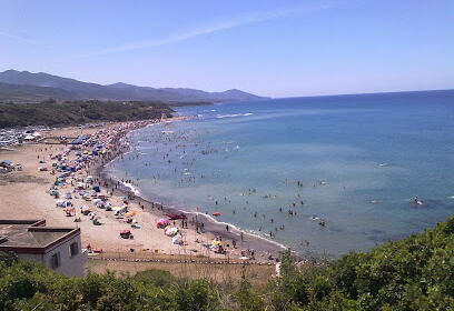 Plage Azeffoun Le Caroubier
