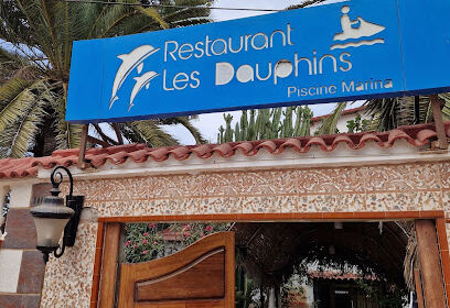 Les Dauphins