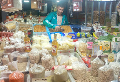 Marché de détails khmis el-Khechna